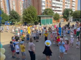 В нашем саду отметили День семьи, любви и верности! В нашем саду отметили День семьи, любви и верности!.